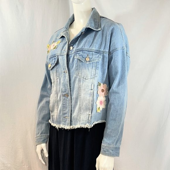Cropped Denim Jacket With Floral Patches | Forever 21+ - Picture 1 of 7